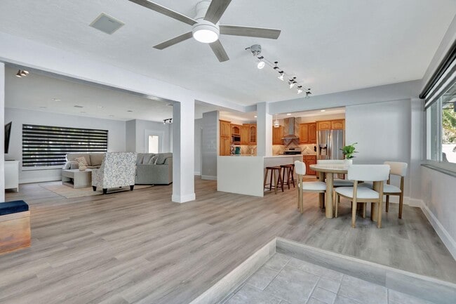 Foto del edificio - 1681 SE 4th Ct
