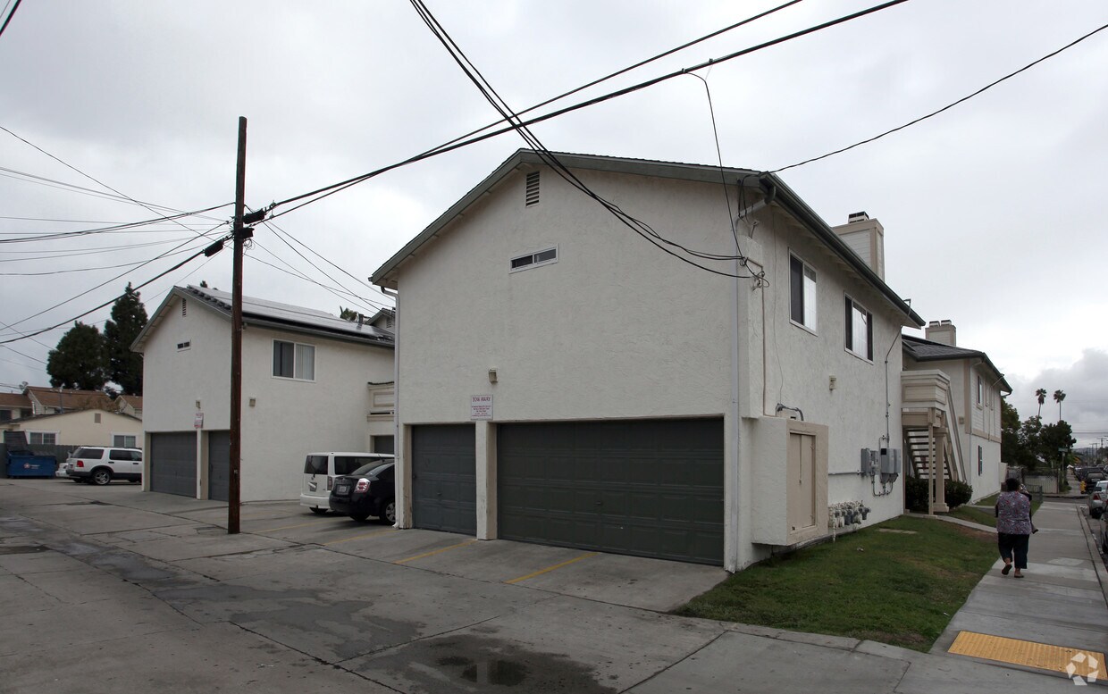 Building Photo - 4110-4114 44th St