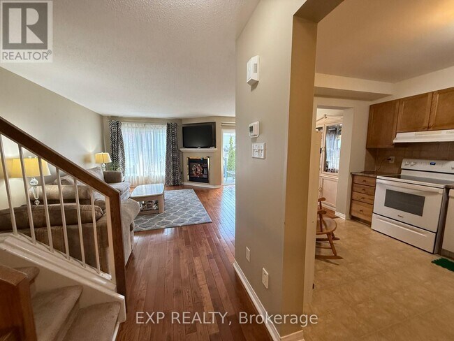 Building Photo - 428 Breckenridge Crescent