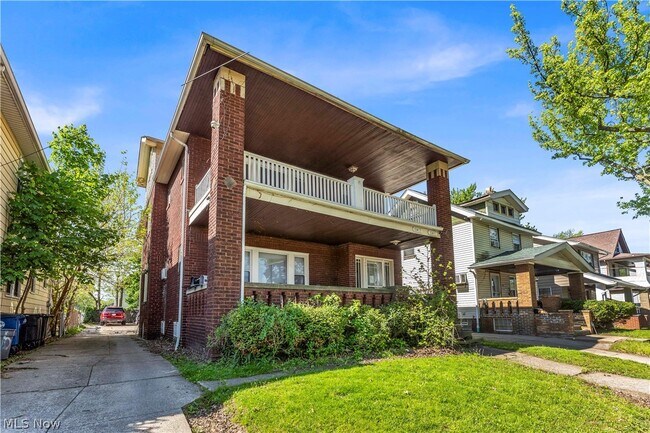 Foto del edificio - 11415 Fidelity Ave