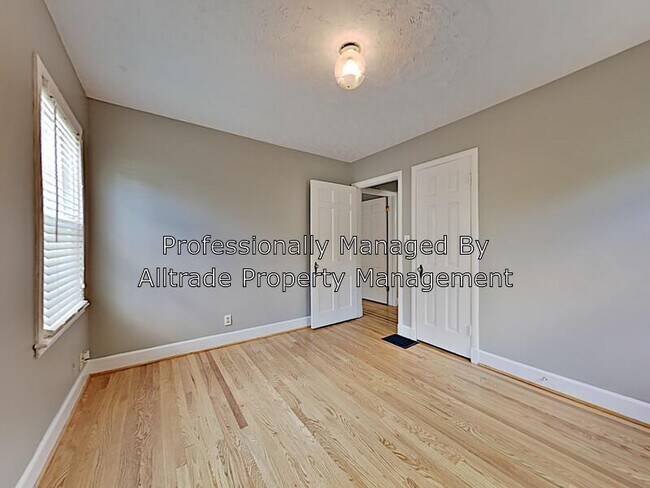 Building Photo - 323 Monohan Dr