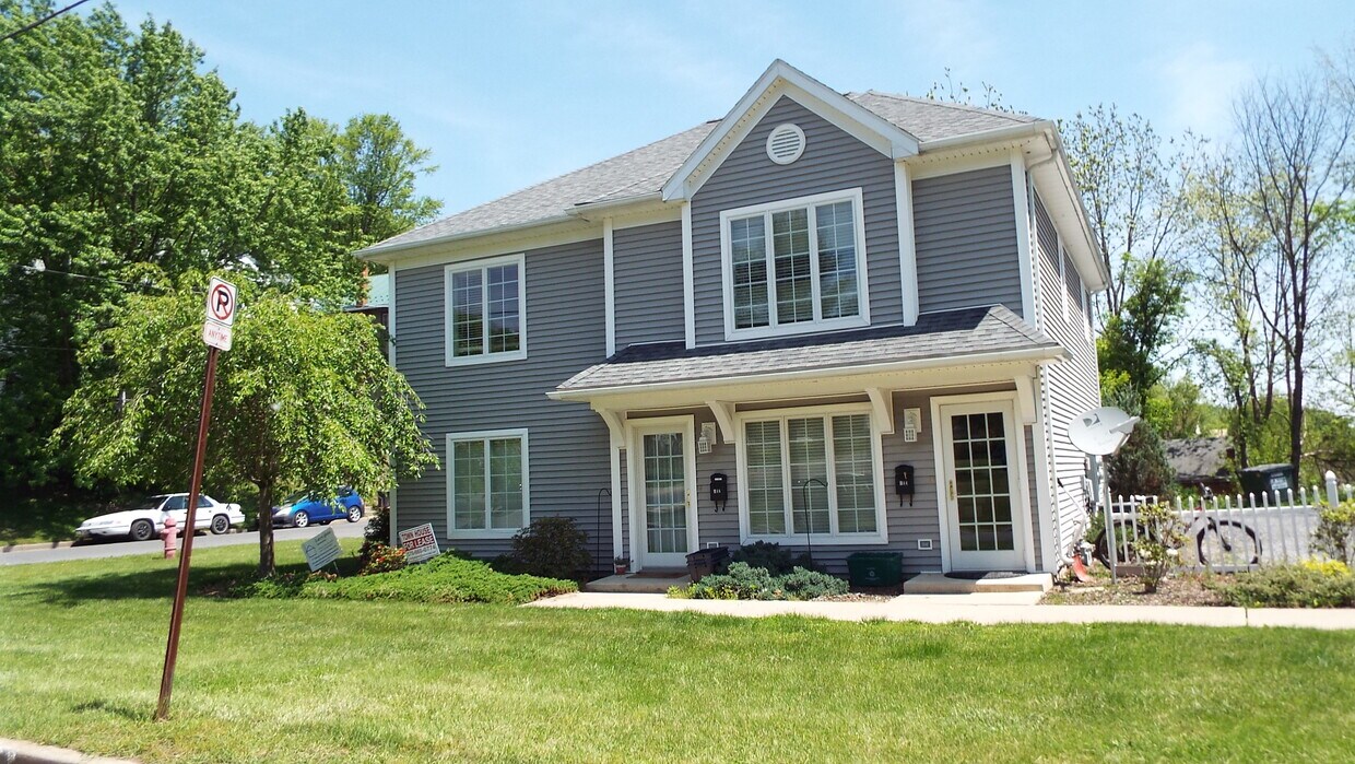 311 Center St, Lock Haven, PA 17745 Townhouse for Rent in Lock Haven