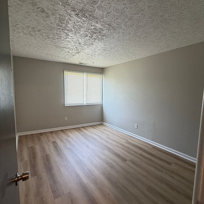 Building Photo - 9031 S Eldorado Dr