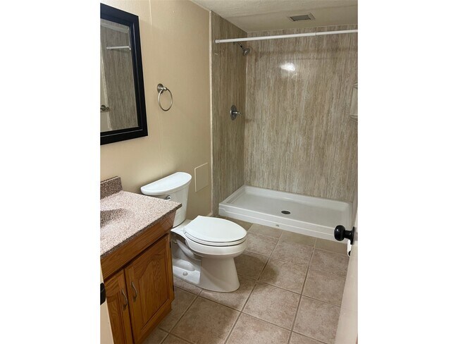 Foto del edificio - 205 W Vaughn Ln