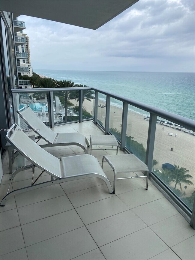 Foto del edificio - 17001 Collins Ave