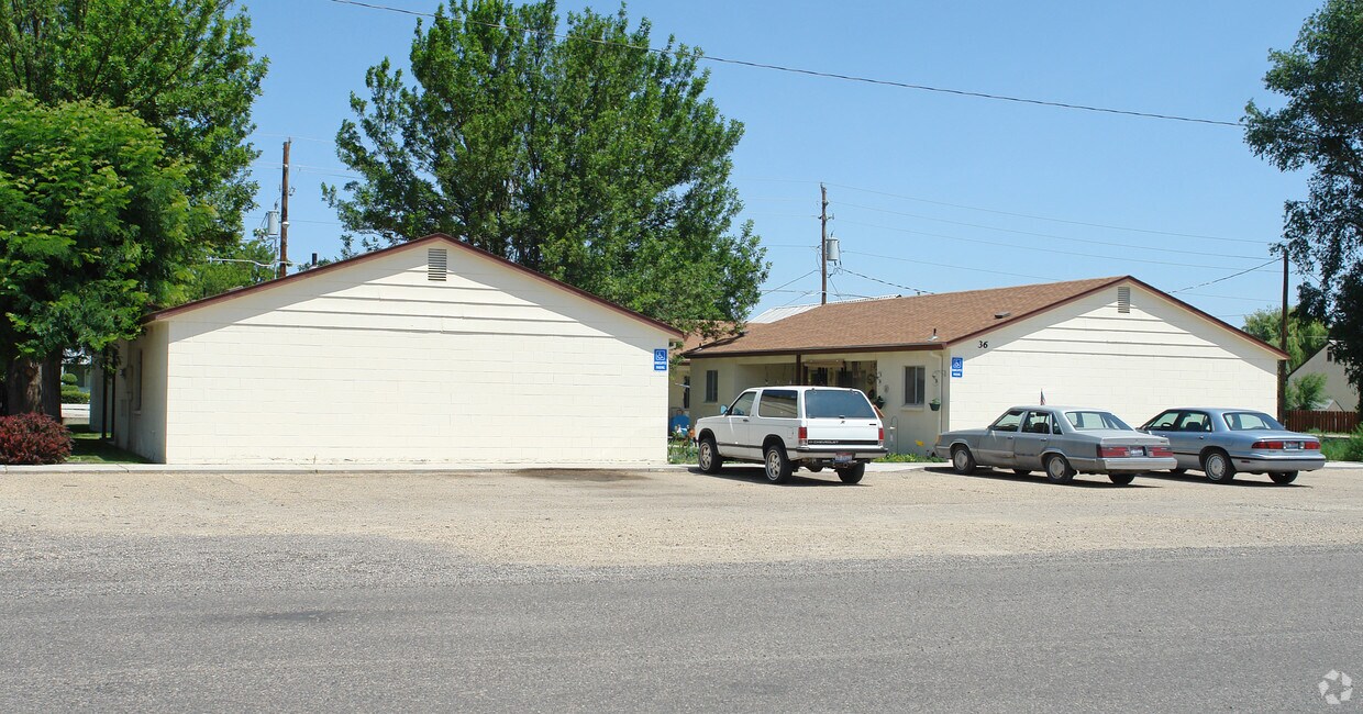 Building Photo - Owyhee Manor II