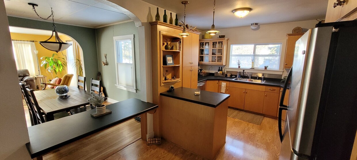Foto principal - 716 Edgewood Pl