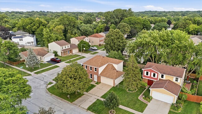 Foto del edificio - 5039 Chambers Dr