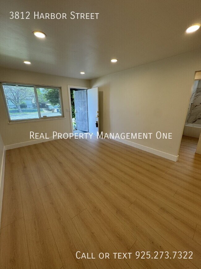 Building Photo - 3812 Harbor St