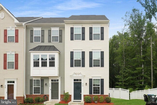 Foto del edificio - 716 River Crest Way