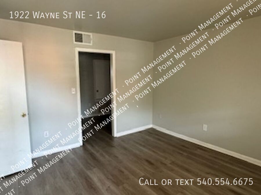 Foto principal - Updated 2 Bedroom 1 Bath