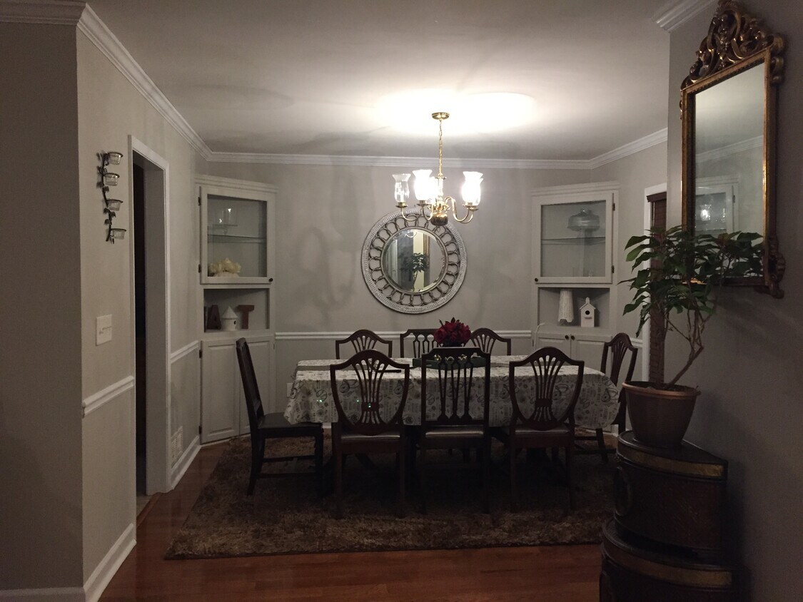 Building Photo - 204 Hickory Ridge