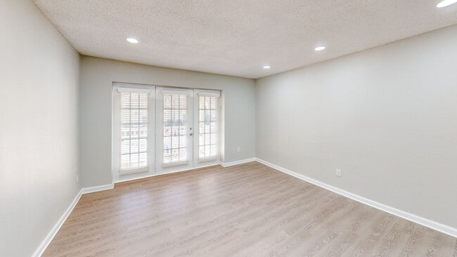 Interior Photo - Crystal at Harwell