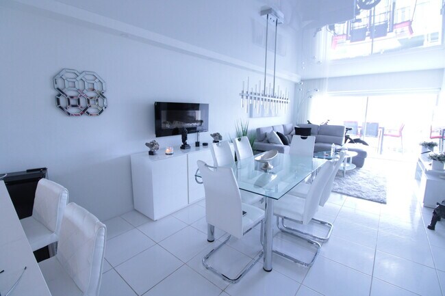 Building Photo - 470 Paradise Isle Blvd