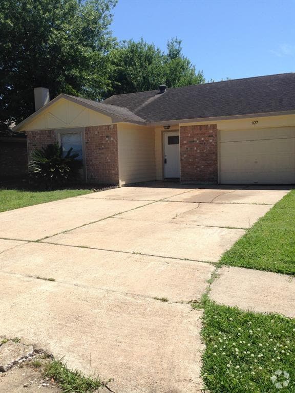Building Photo - 927 Three Forks Dr