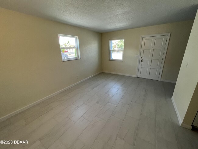 Building Photo - 432 Auburn Dr