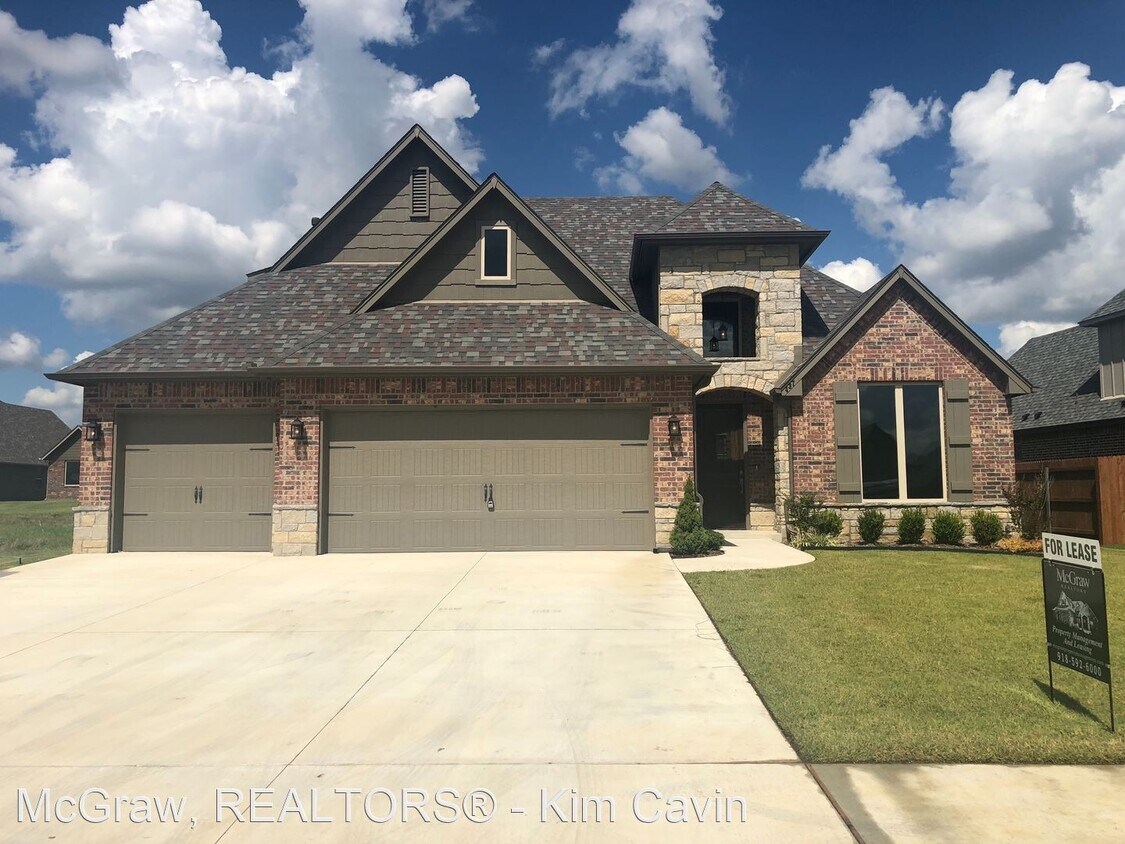 Primary Photo - 4 br, 3 bath House - 437 E. 130th St. S.