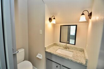 Building Photo - 6822 La Puente Dr