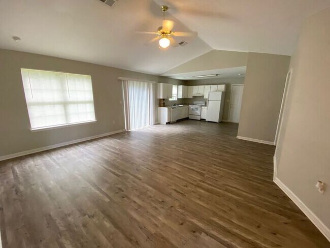 Building Photo - 1848 Tamara Way