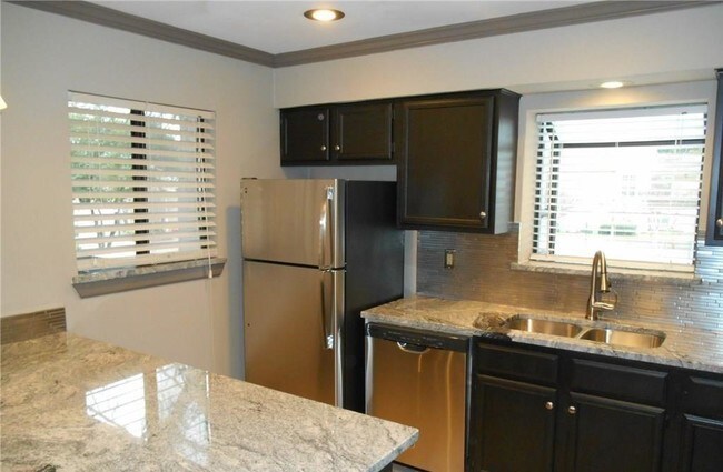 Building Photo - 15151 Berry Trail