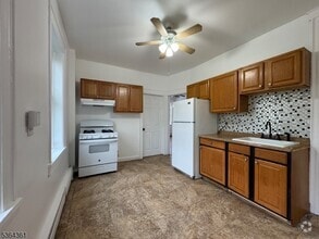 Building Photo - 253 Palisade Ave
