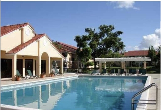 Foto del edificio - 5621 Riverside Dr