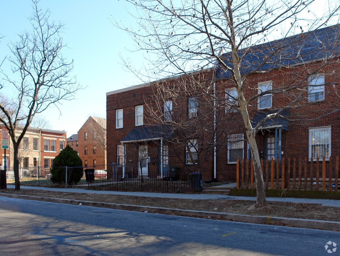 Primary Photo - 102-112 O St SW