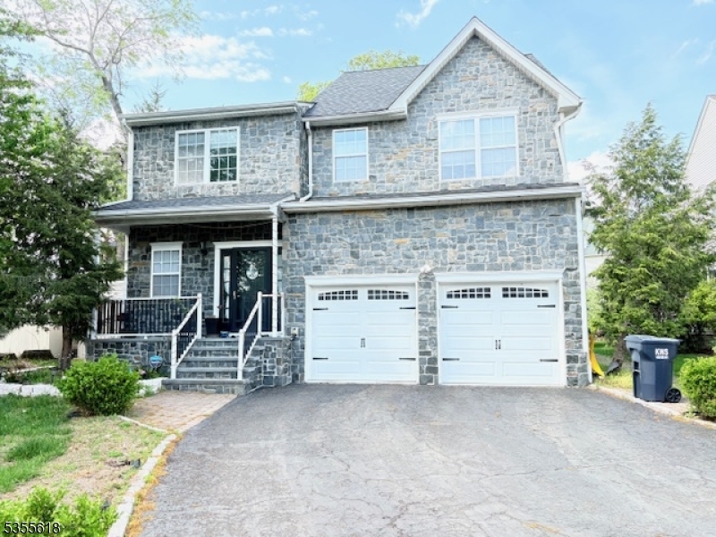 Primary Photo - 16 Alexis Ct
