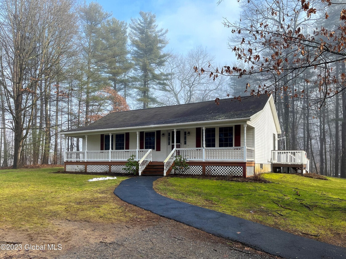 Primary Photo - 44 Phillips Rd