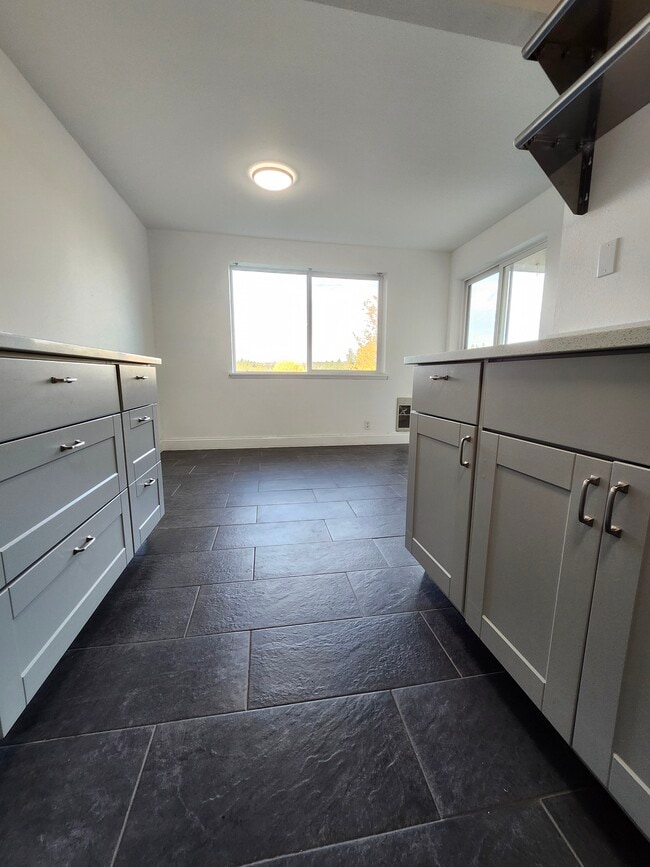 Building Photo - 20183 Vikings Crest Loop NE