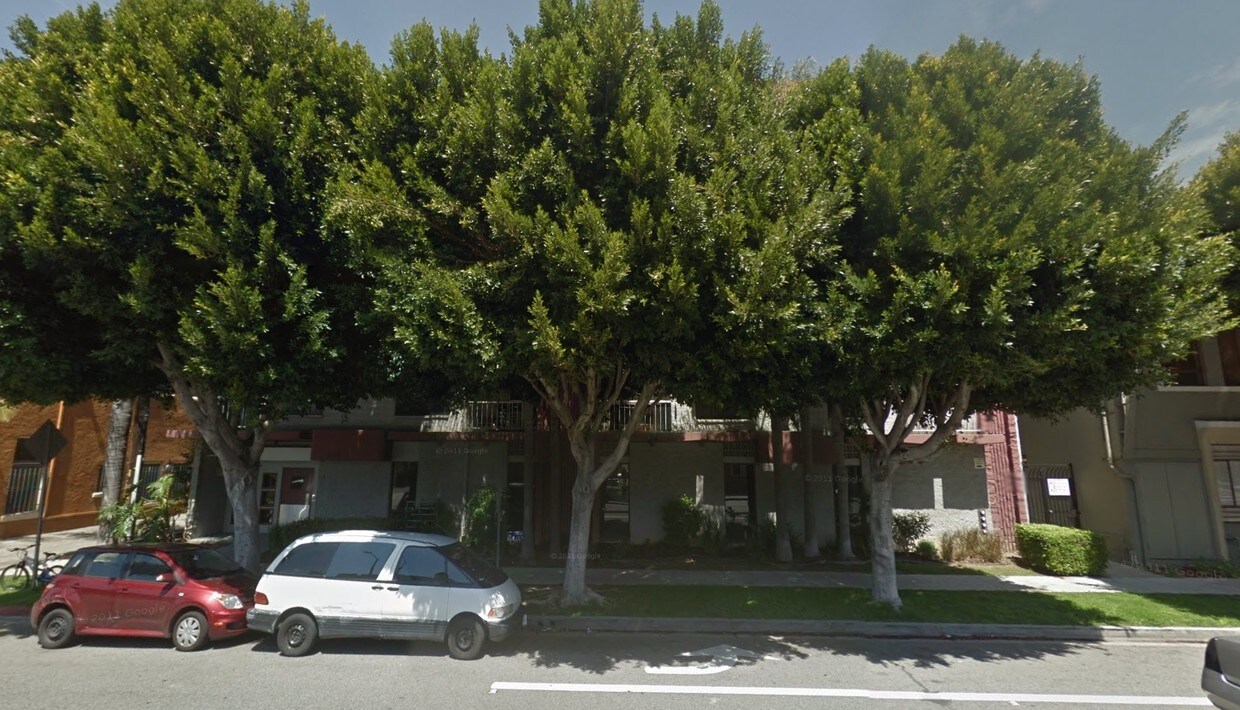 Primary Photo - 225 W 6th St