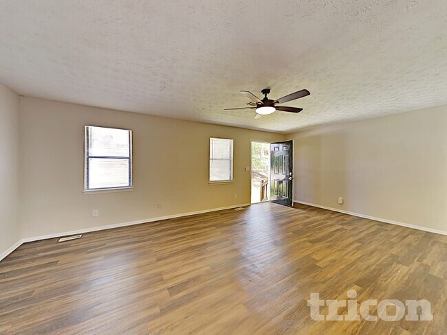 Building Photo - 3638 Mansfield Ln