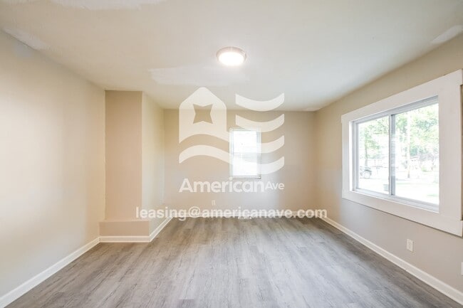 Building Photo - 3608 N Sadlier Dr