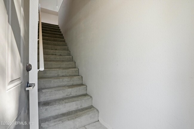 Building Photo - 13700 Richmond Park Dr N