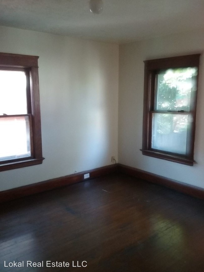 Building Photo - 3808 Woodbridge Ave
