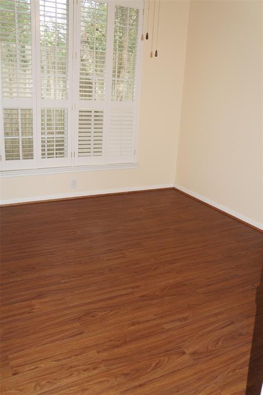 Foto del edificio - 723 Cedarwood Dr