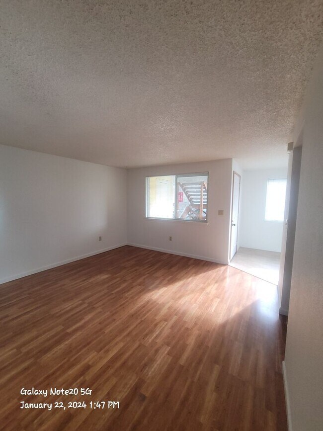 Foto del edificio - 2101 Poplar Dr