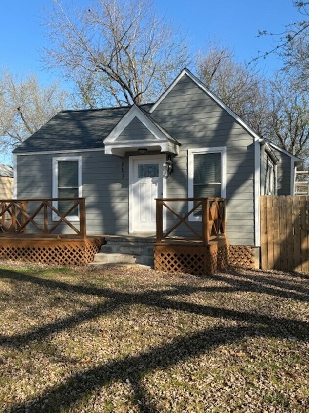 Primary Photo - 2 BR 1 BA House for RENT