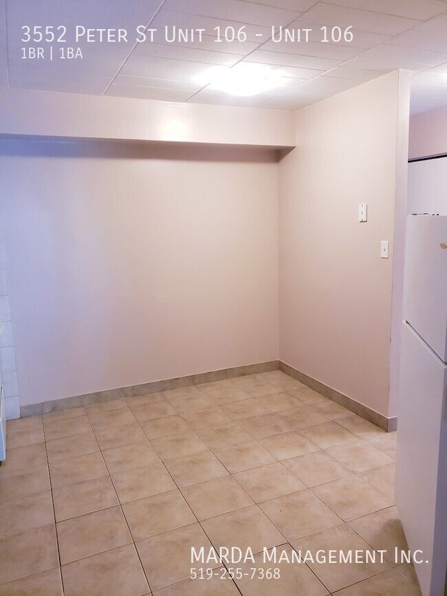 Photo du bâtiment - COZY 1 BED/1 BATH MAIN FLOOR UNIT WEST WINDSOR! INCLUSIVE!