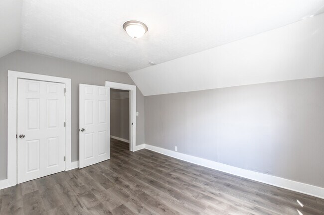 Building Photo - 814 S 27th St