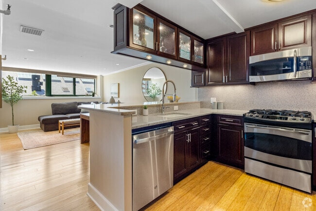 42 8th St