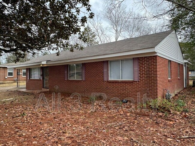Building Photo - 1368 Adrian Ln