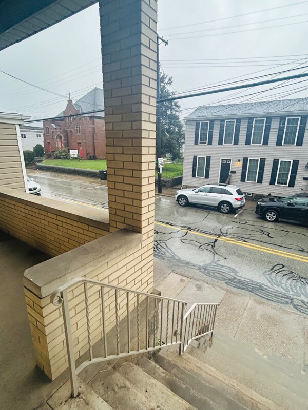 Building Photo - 112 N Main St