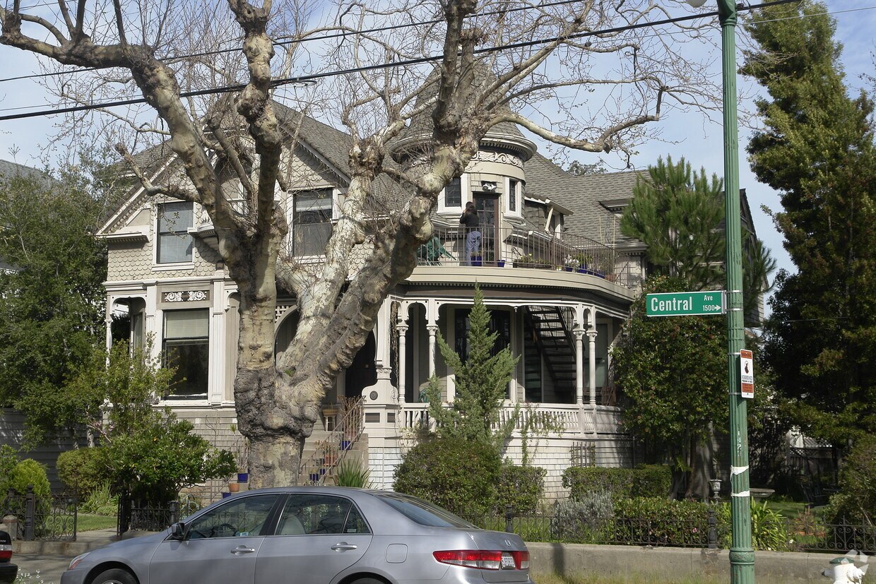 Foto del edificio - 1423 Central Ave
