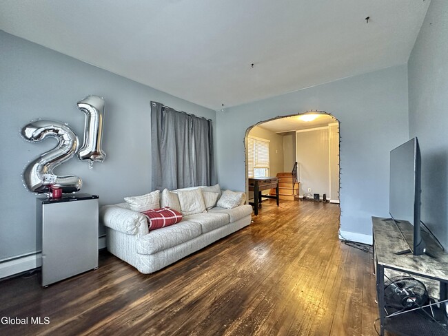 Building Photo - 36 Daytona Ave