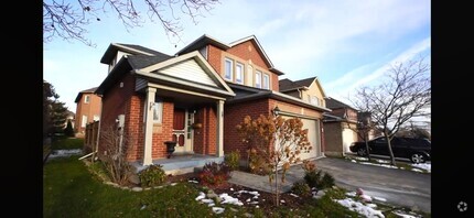 Building Photo - 1150 Skyview Dr