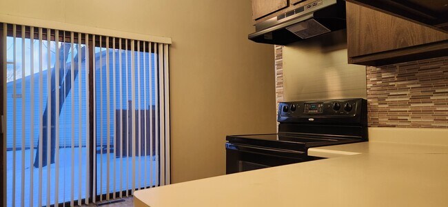 Building Photo - 202 Crab Apple Ct