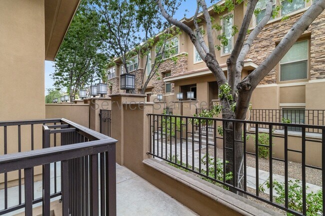 Foto del edificio - 5550 N 16th St