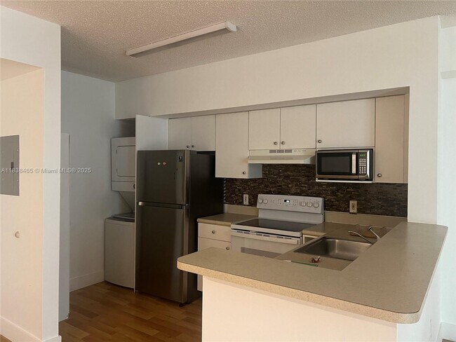 Foto del edificio - 5085 NW 7th St