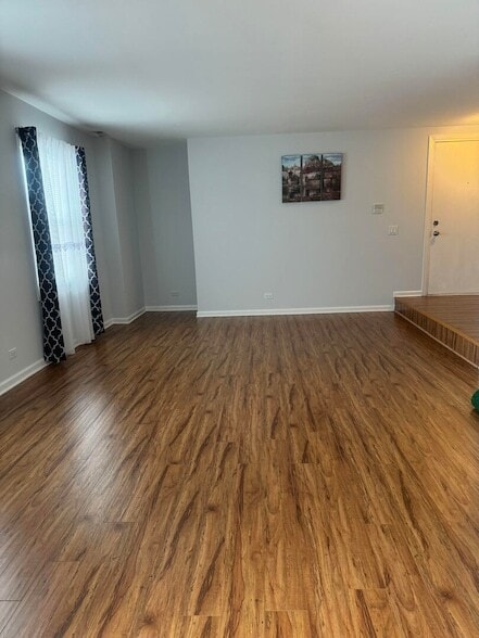 Building Photo - 5602 Tinder